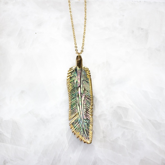 RESTOCKED Shell Feather Necklace - Picture 2 of 7